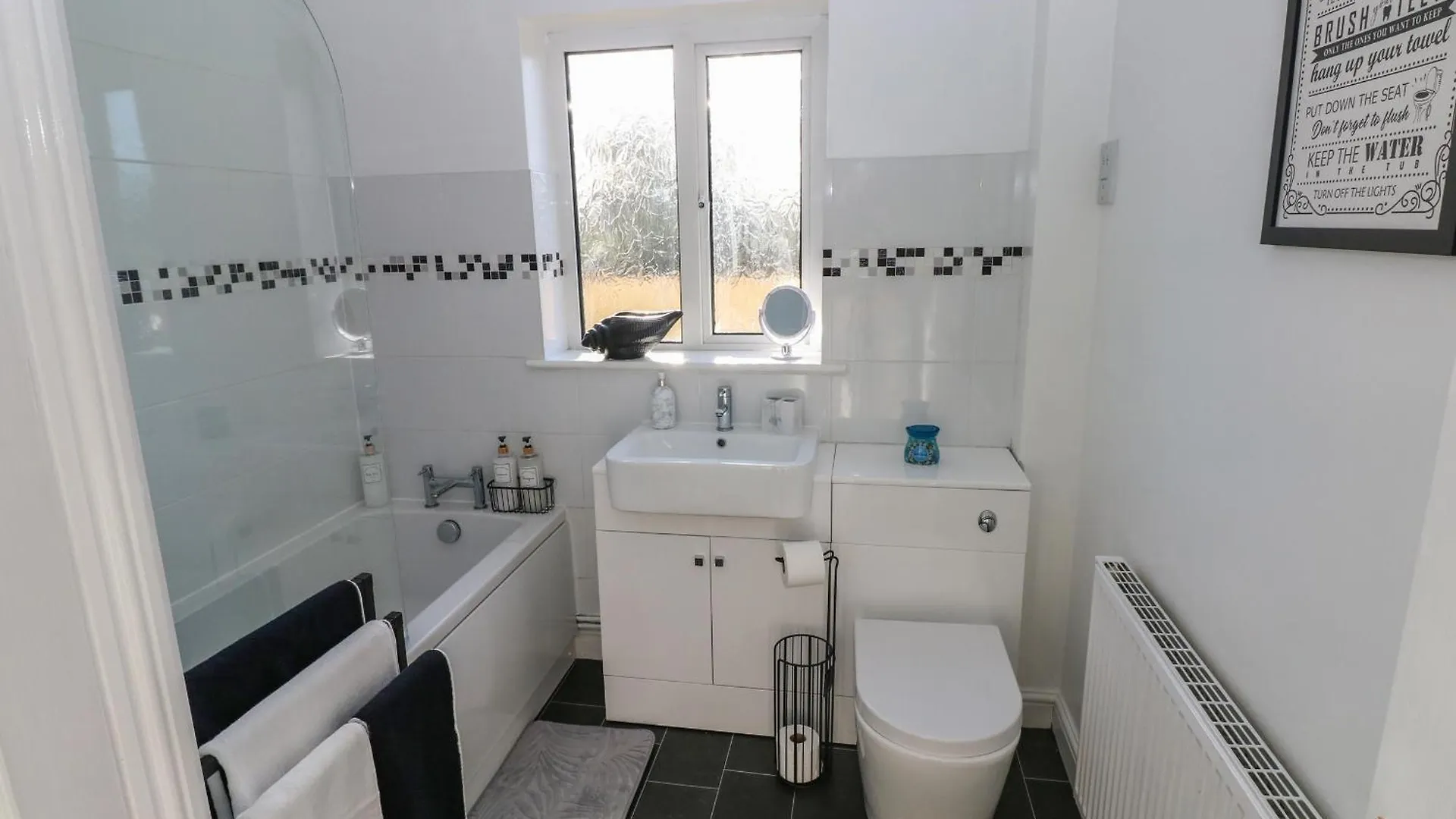 The Old Well Bungalow - Ty Mawr Farm Cardiff 0*,